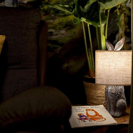 The Hidden Valley - A Stylish Rural Retreat, Perfect For Families 세인트 클리어스 외부 사진
